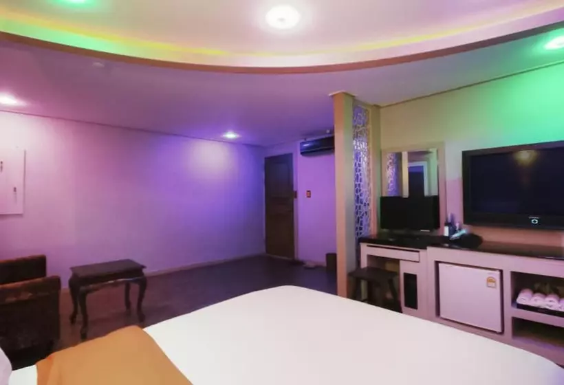 Motelli Andong Hotel Nine