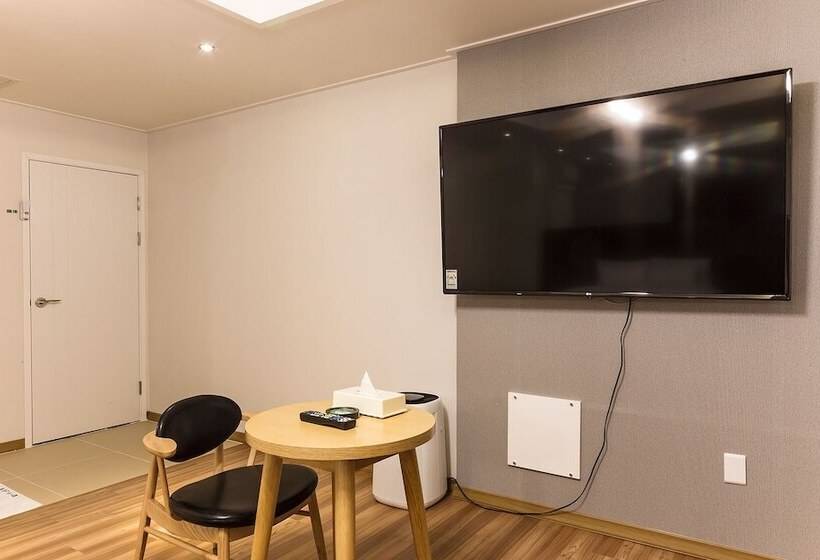 Motel Ansan Gojandong Hill House