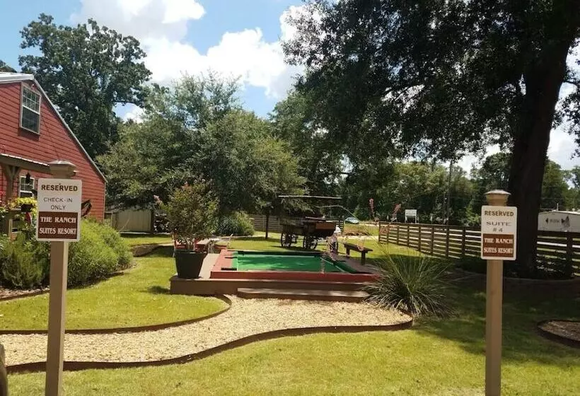 Motelli The Ranch Suites