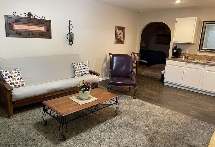 Motel The Ranch Suites