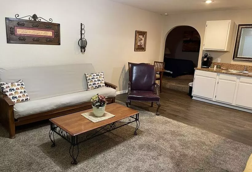 Motelli The Ranch Suites