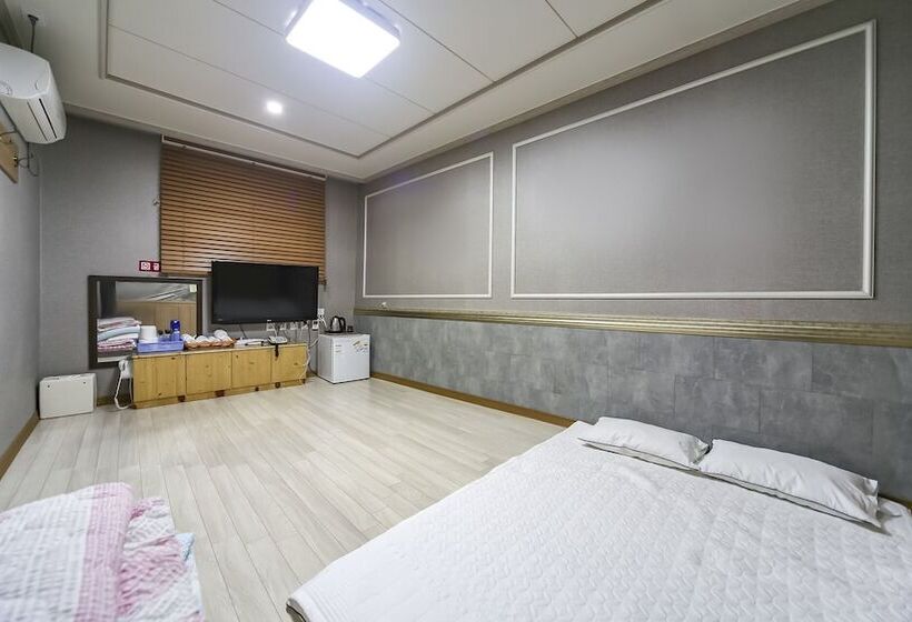 فندق على الطريق Ulleung Cheongwoo