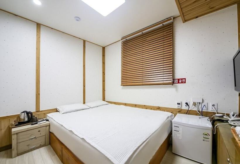 فندق على الطريق Ulleung Cheongwoo