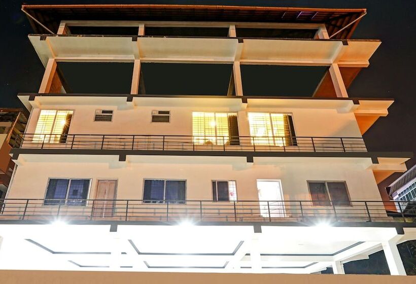 ペンション Treebo Doha King