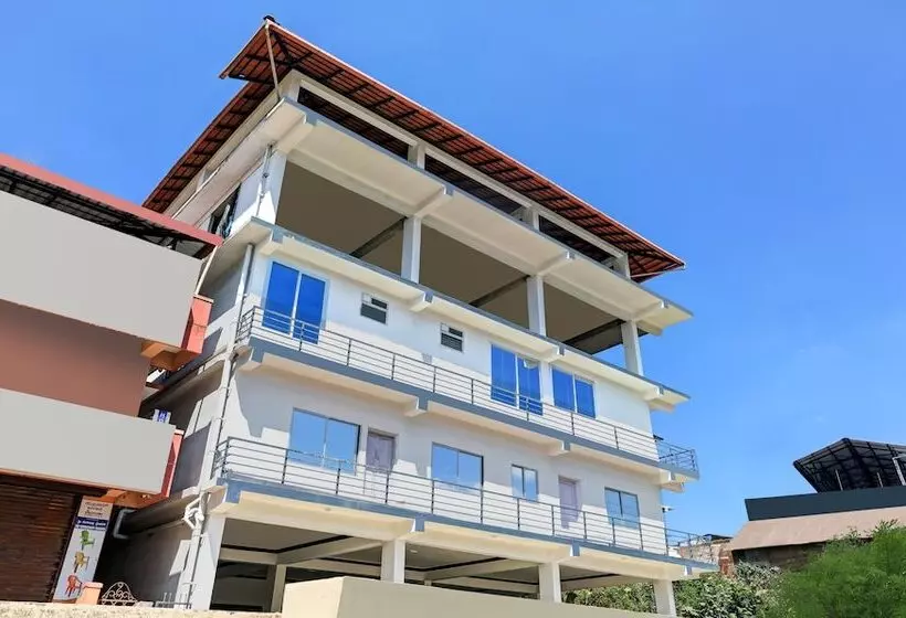 ペンション Treebo Doha King