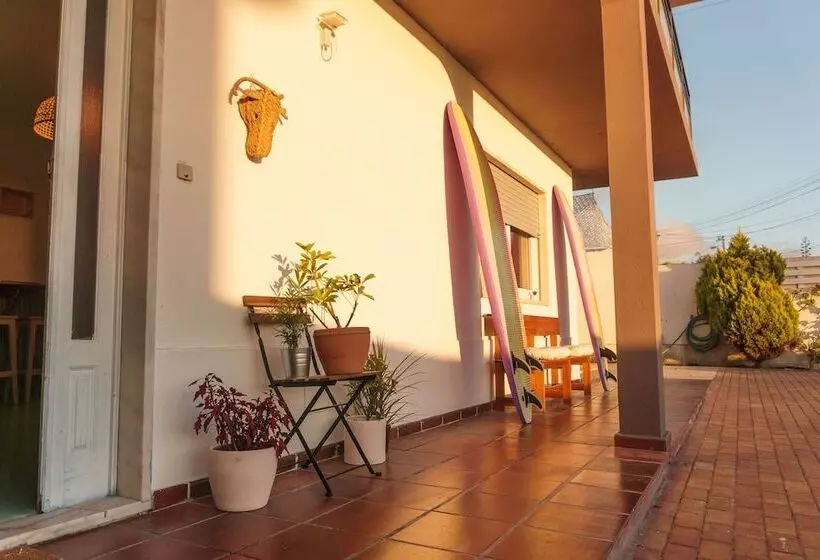 Hospedium República Surf House Hostel