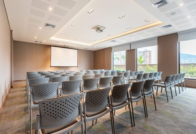 בית מלון כפרי Fairfield By Marriott Medellin Sabaneta