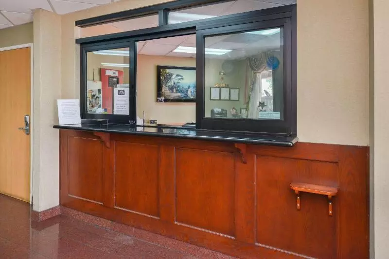 ホテル H3 Inn & Suites Lax Airport Los Angeles
