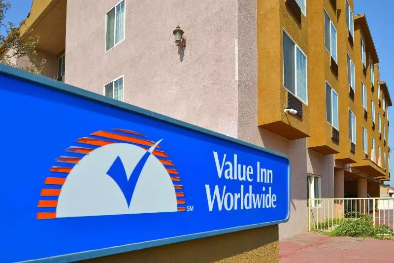 ホテル H3 Inn & Suites Lax Airport Los Angeles