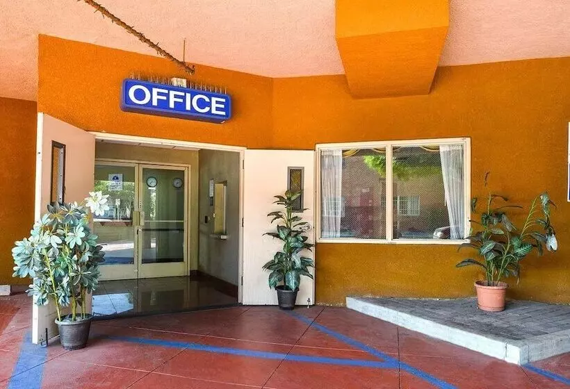 ホテル H3 Inn & Suites Lax Airport Los Angeles