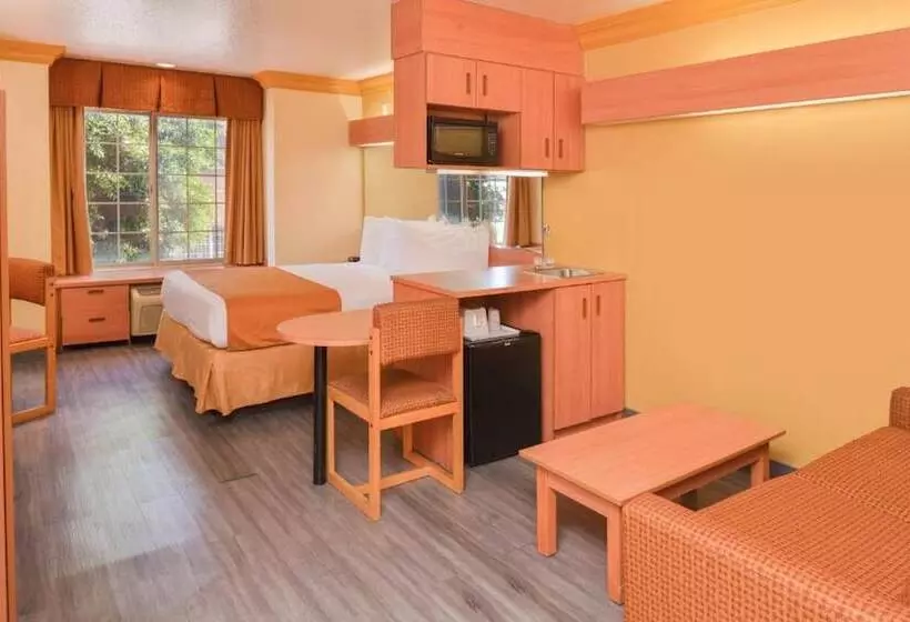 ホテル H3 Inn & Suites Lax Airport Los Angeles