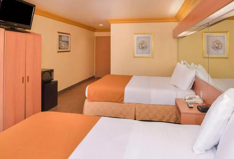 ホテル H3 Inn & Suites Lax Airport Los Angeles
