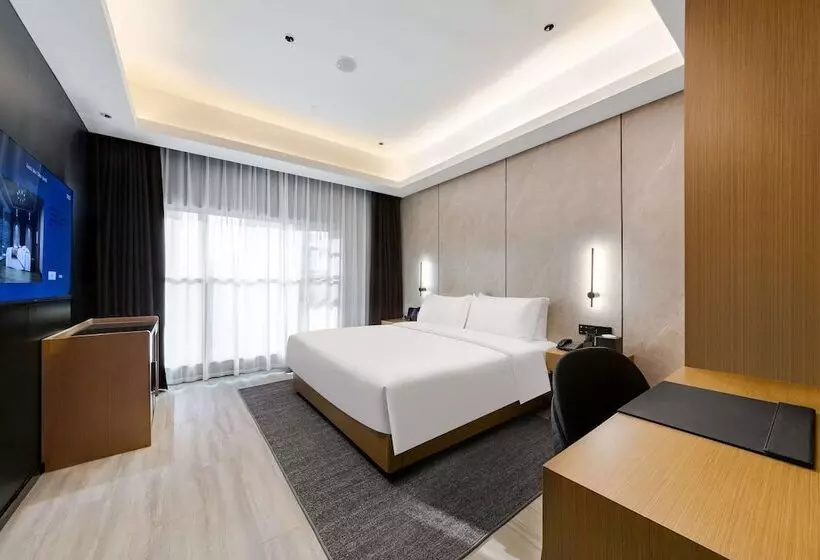 هتل Ramada By Wyndham Wuhan Hankou