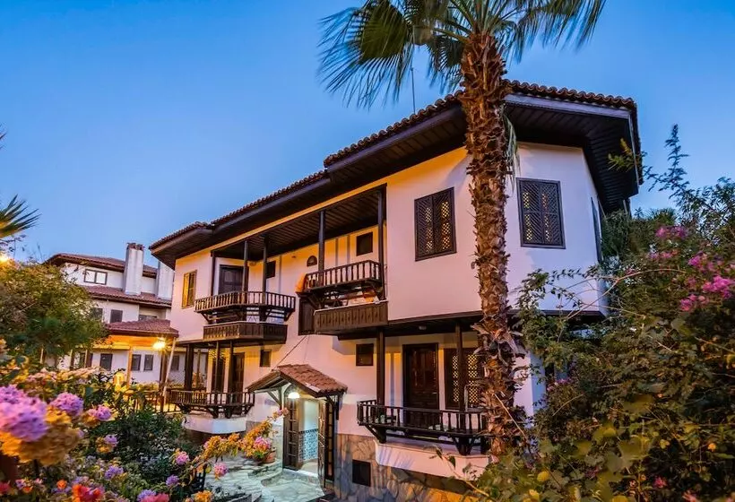 Liya Boutique Hotel & Suites