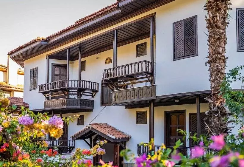 Liya Boutique Hotel & Suites