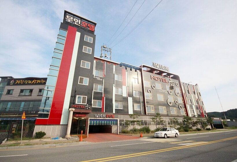 מוטל Andong Hotel Gung