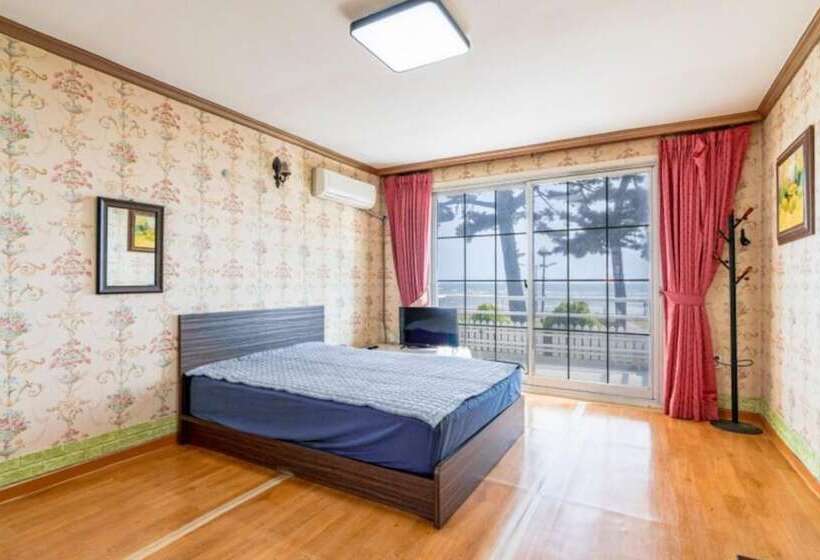 פנסיון Taean Mongsanpo Blue Ocean Resort