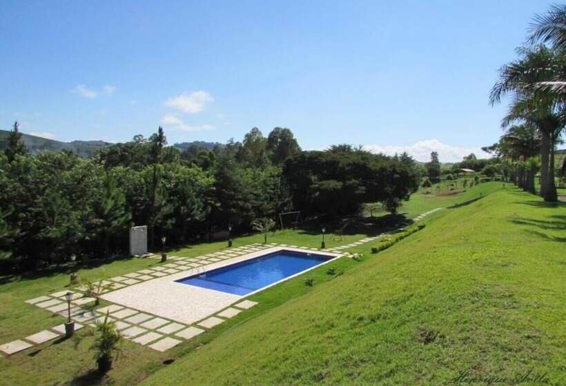 فندق Fazenda Topada