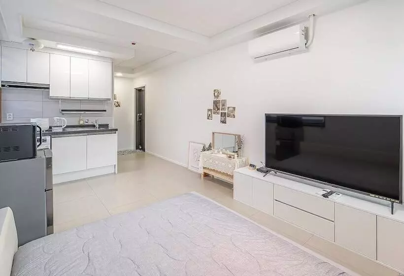 پانسیون Yeosu Lime Hostel