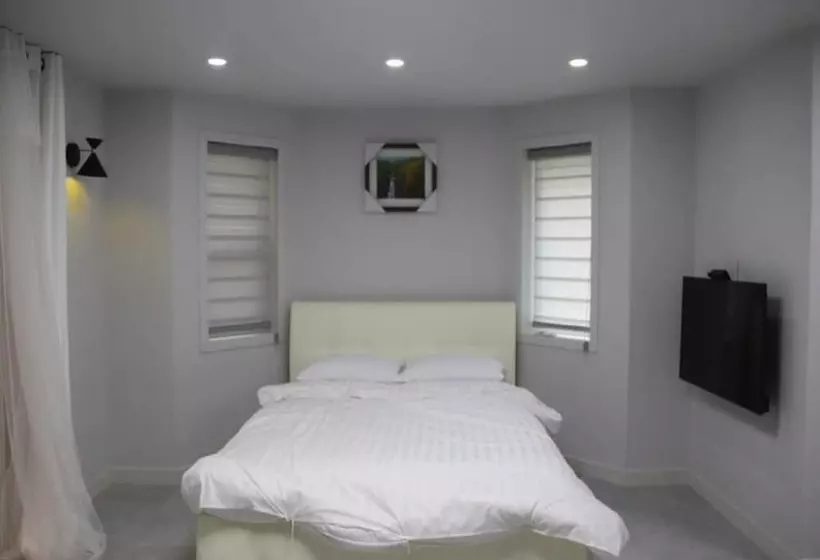 Gapyeong Calbongsanokeuvalley Pension