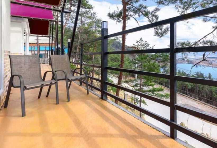 Gurye Jirisan Hosu Resort Pension