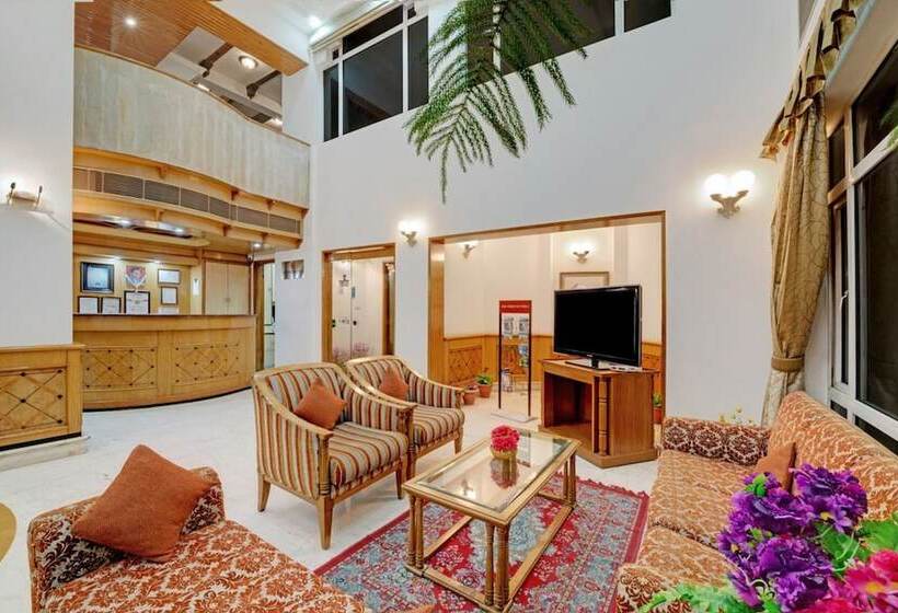 Hotel Goroomgo Baljees Shimla