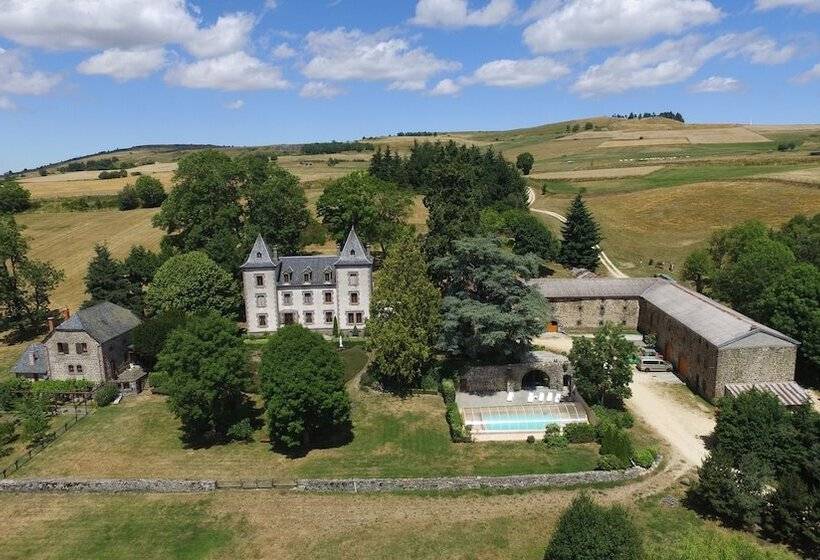 Отель Gîtes Au Château De Vernières