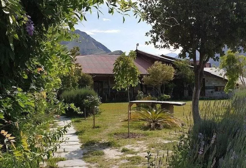 هتل Hindukush Heights