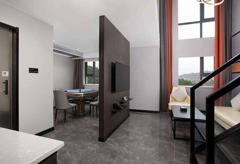 Отель Ramada Encore By Wyndham Shuanglong