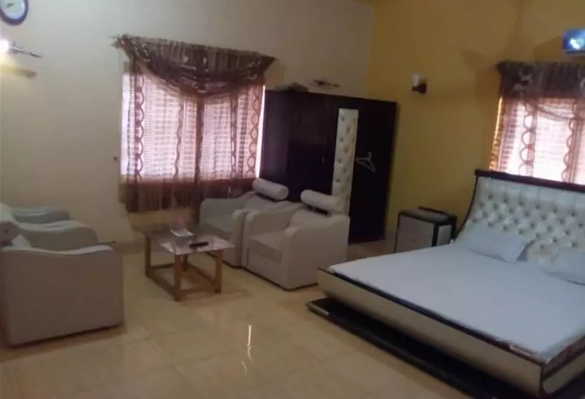 هتل Royal Guest And Farm House