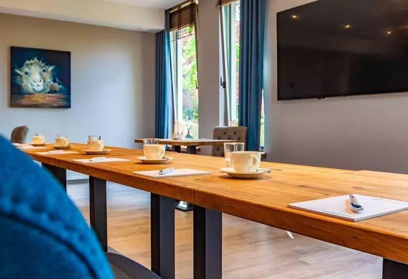 Hotelli Stratmanns Haus Am See