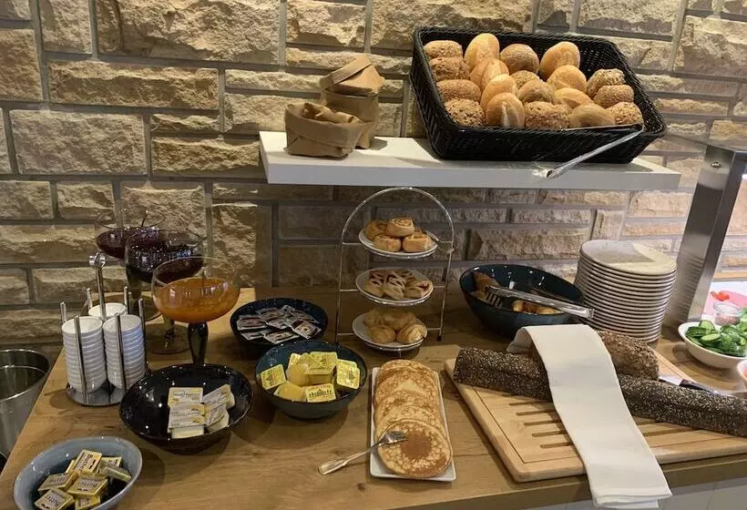 Hotelli Stratmanns Haus Am See