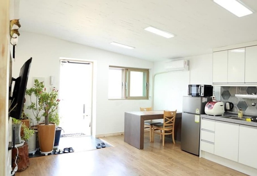 Jeongeup Brahms Pension A