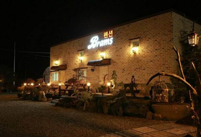 Jeongeup Brahms Pension A