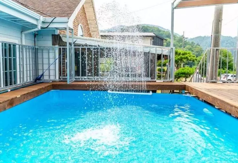Paju Sandle Pension