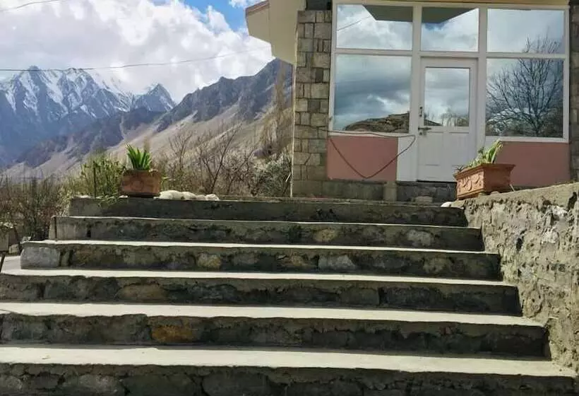 پانسیون The Hunza Executive Resort
