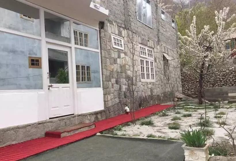 پانسیون The Hunza Executive Resort