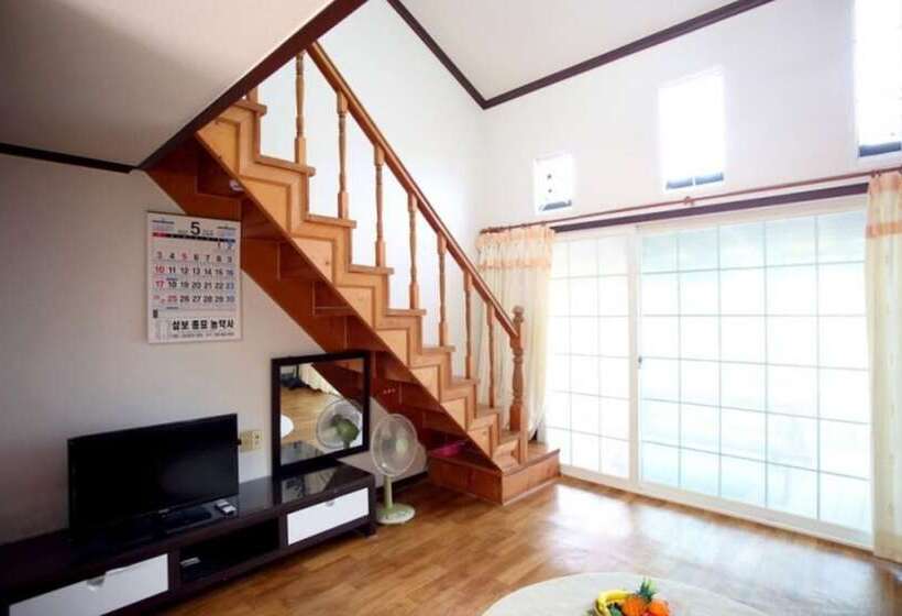 Taean Seogyanguichueok Pension