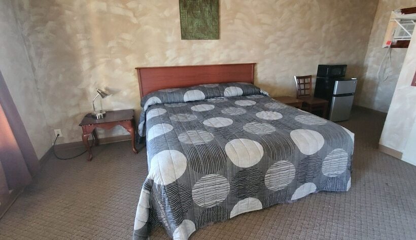 Town & Country Motel