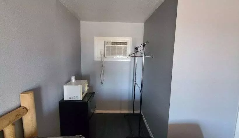 Town & Country Motel