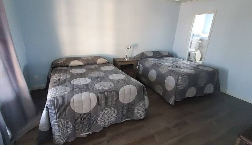 Town & Country Motel