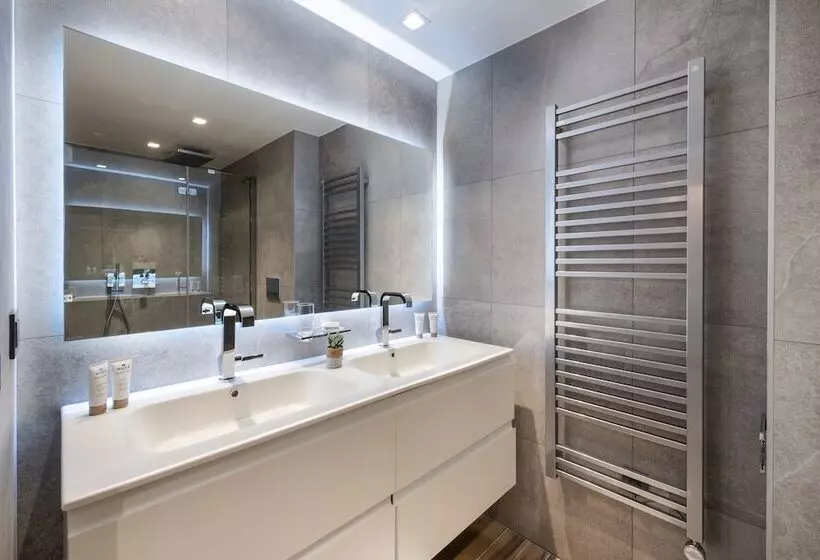 اقامتگاه Vail Lodge By Alpine Resorts