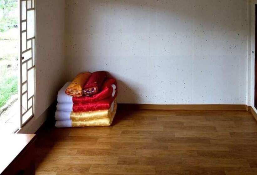 Bonghwa Sogang Hanok Gotaek Pension