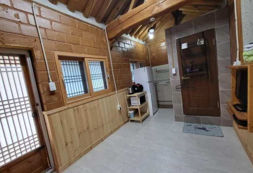 Danyang Danyangjeong Hanok Pension