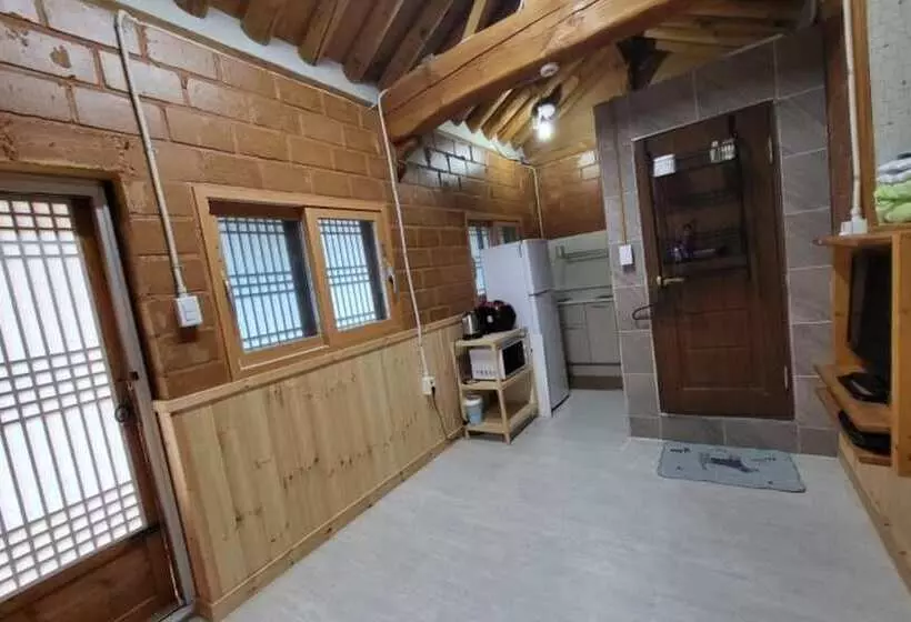 Danyang Danyangjeong Hanok Pension