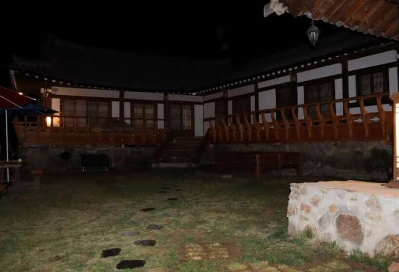 Danyang Danyangjeong Hanok Pension