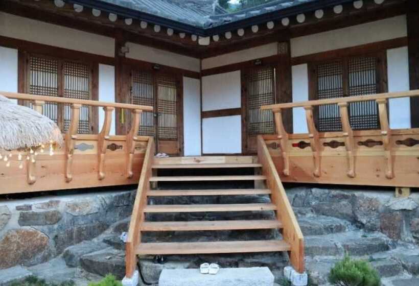 Danyang Danyangjeong Hanok Pension