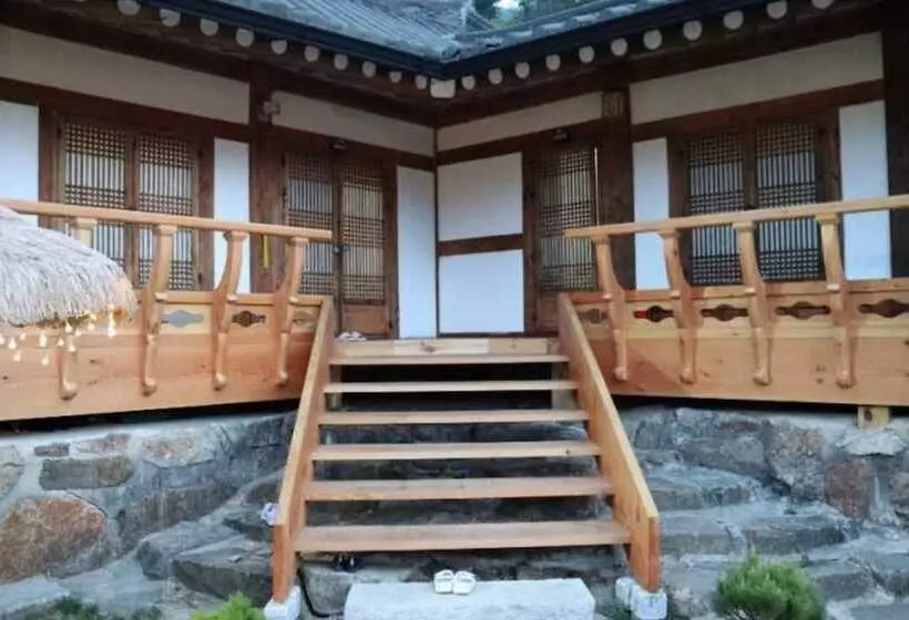 Danyang Danyangjeong Hanok Pension