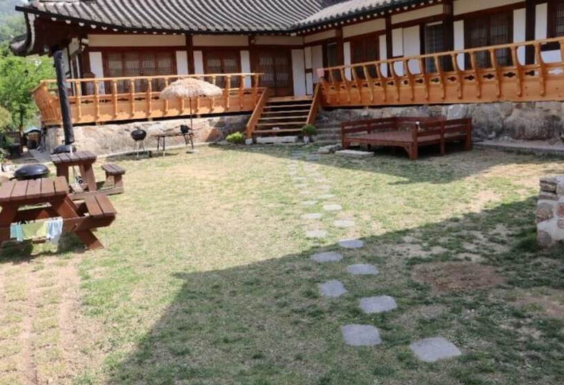Danyang Danyangjeong Hanok Pension
