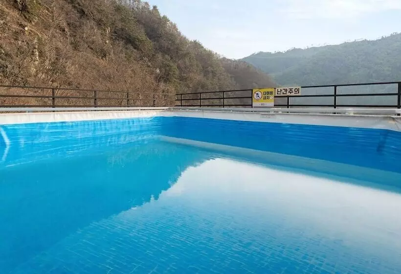 Gapyeong Poin Poolvilla Pension